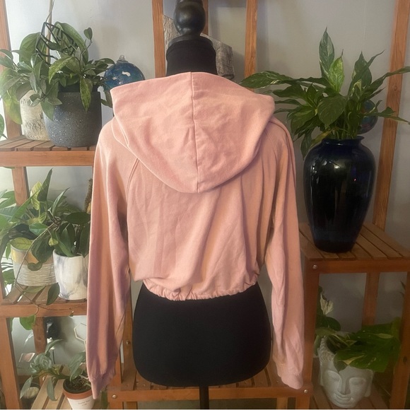 DIVIDED Blush Pink Crop Hoodie - Picture 4 of 9